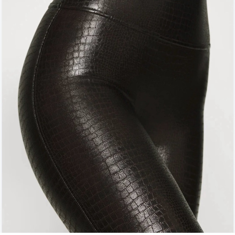 Spanx NWT Shiny Faux Leather Croc Brown /‎ Black Leggings Size XL